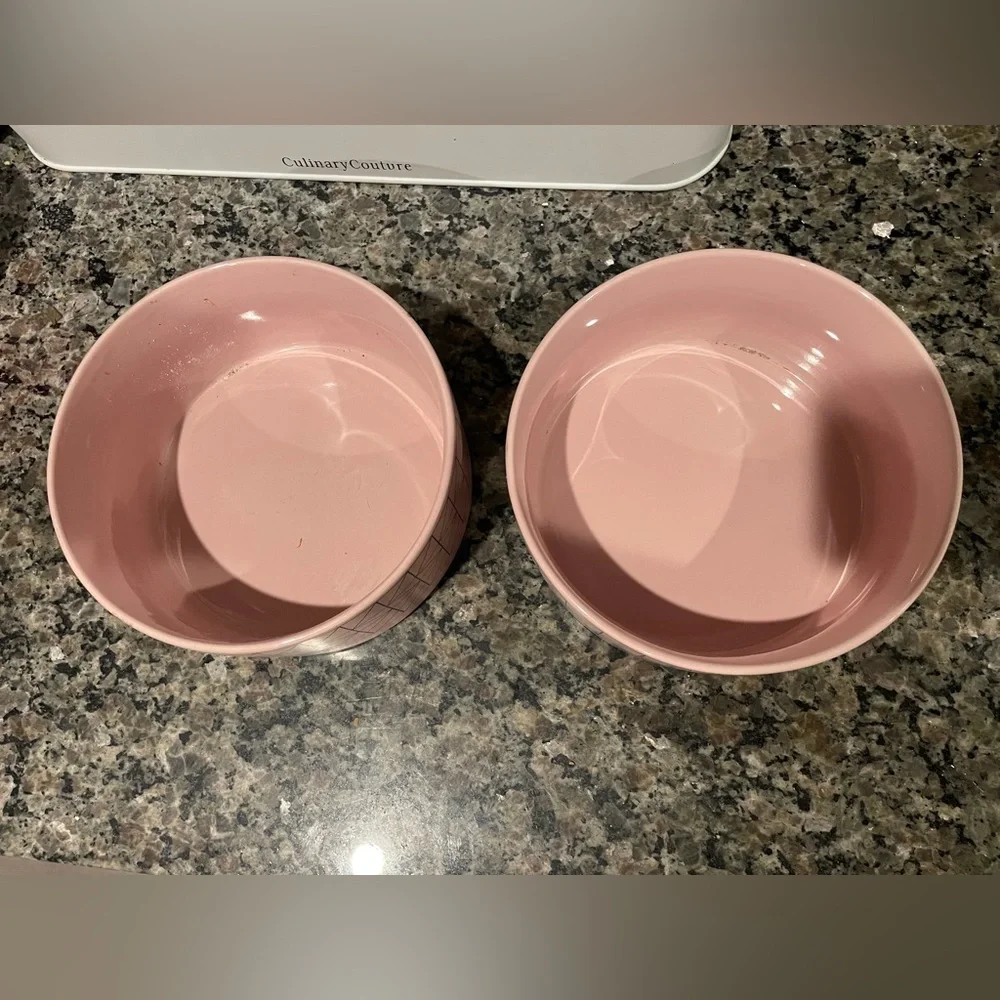 Medium pet bowl